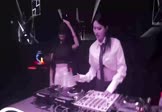 黑大婶回乡带娃-苹果香(DJHouse 夜店DJ视频)